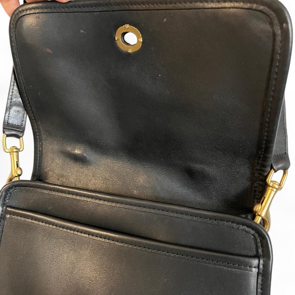COACH Vintage HON-9870 Leather Turn Lock Messenger Crossbody Top Handle Bag - Picture 10 of 10